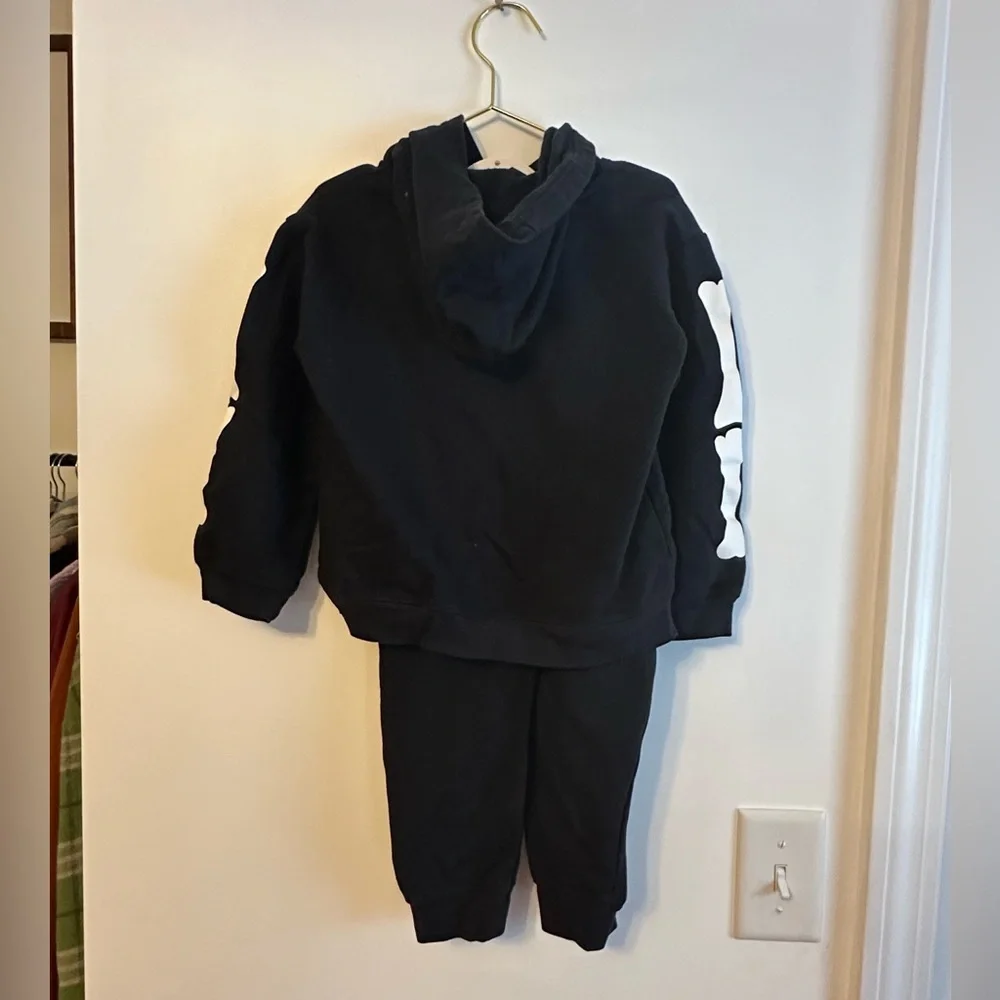 Carters Kids Skeleton sweat suit Set - Black and White - Picture 2 of 4